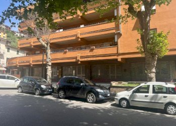 Grande fondo commerciale a 20 km da Lucca (5).jpg - Locale Commerciale Via Ludovica, Lucca - foto 3
