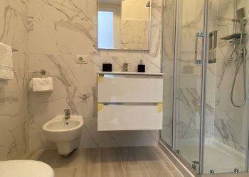 Bagno con doccia - Two-room apartment Como - photo 7