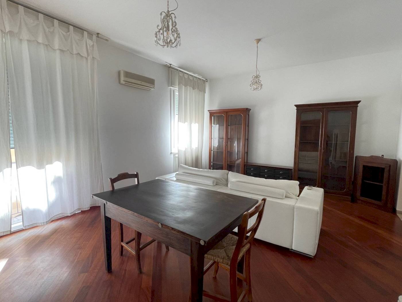 Four-room apartment Via Alfredo Oriani, Ravenna (neighborhood Centro Storico) - photo 2
