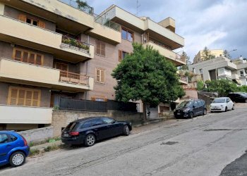 WhatsApp Image 2024-05-31 at 12.34.40.jpeg - Locale Commerciale Via delle Piagge, Tivoli - foto 9