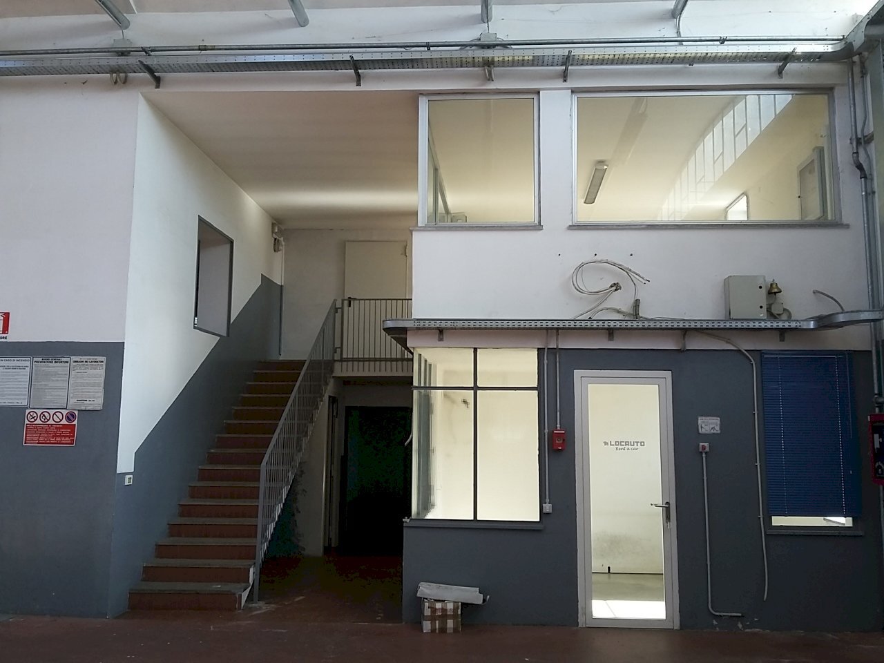 uffici - Capannone via Papa Giovanni XXIII 100, Cardano al Campo - foto 2