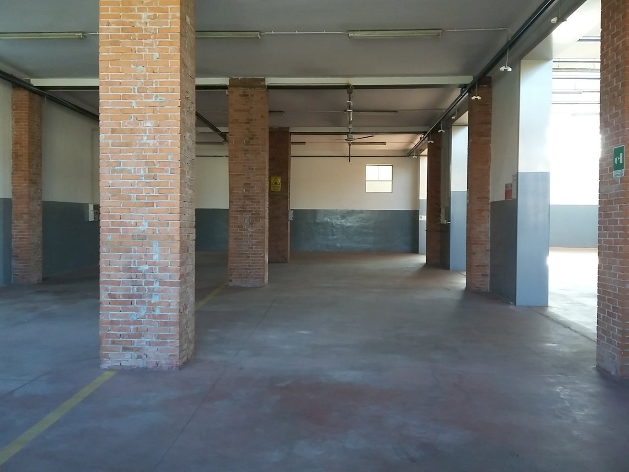 esterno - Capannone via Papa Giovanni XXIII 100, Cardano al Campo - foto 3