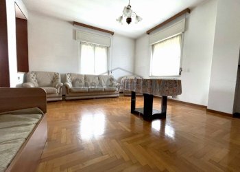 INGRESSO DIVANO.jpeg - Trilocale Via Repubblica 36, Curno - foto 4