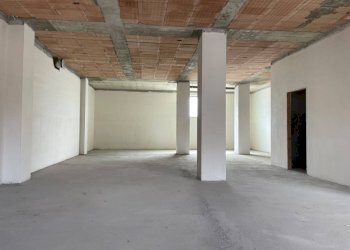 Locale Commerciale Via Leonardo Mellano, Roma (zona Acilia) - foto 4