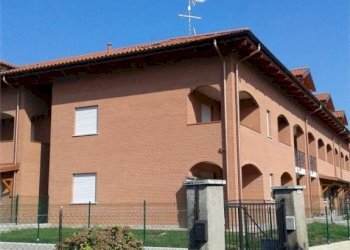 Facciata - Villa a Schiera via Croce, 39, San Maurizio Canavese - foto 2