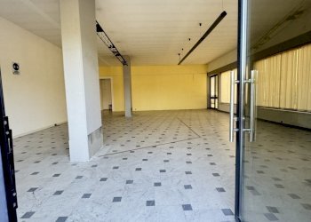 IMG_6276.JPG - Locale Commerciale Pietrasanta - foto 1