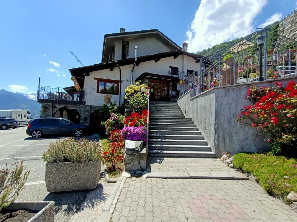 Commercial Premises Frazione Beuve, 12, Sarre - photo 1