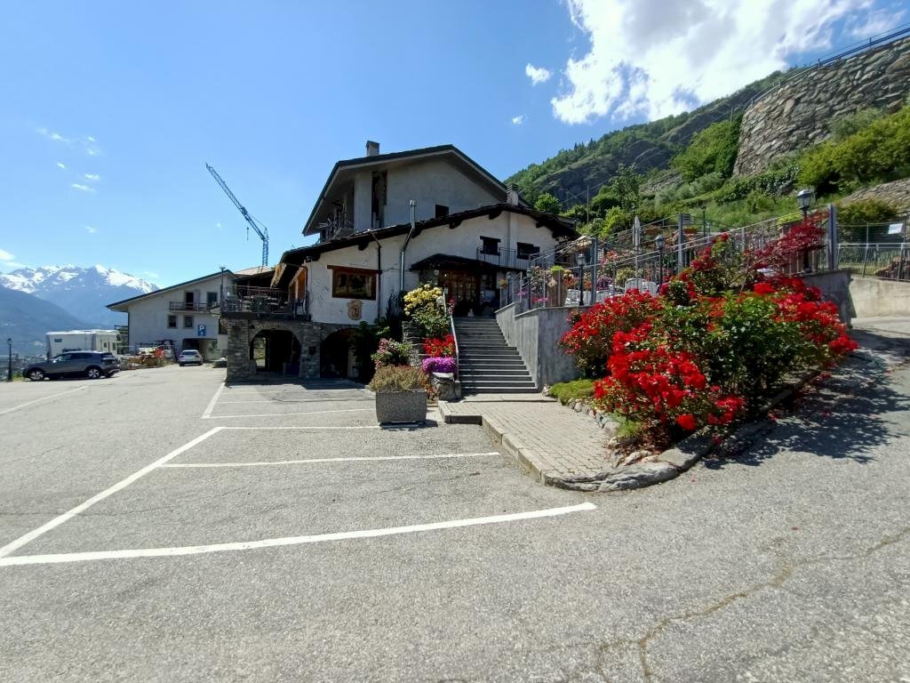 Commercial Premises Frazione Beuve, 12, Sarre - photo 2