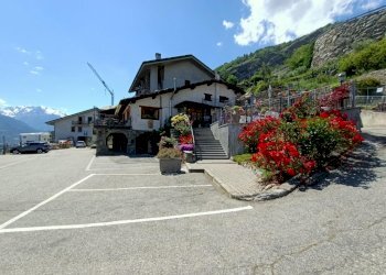 Locale Commerciale Frazione Beuve, 12, Sarre - foto 2