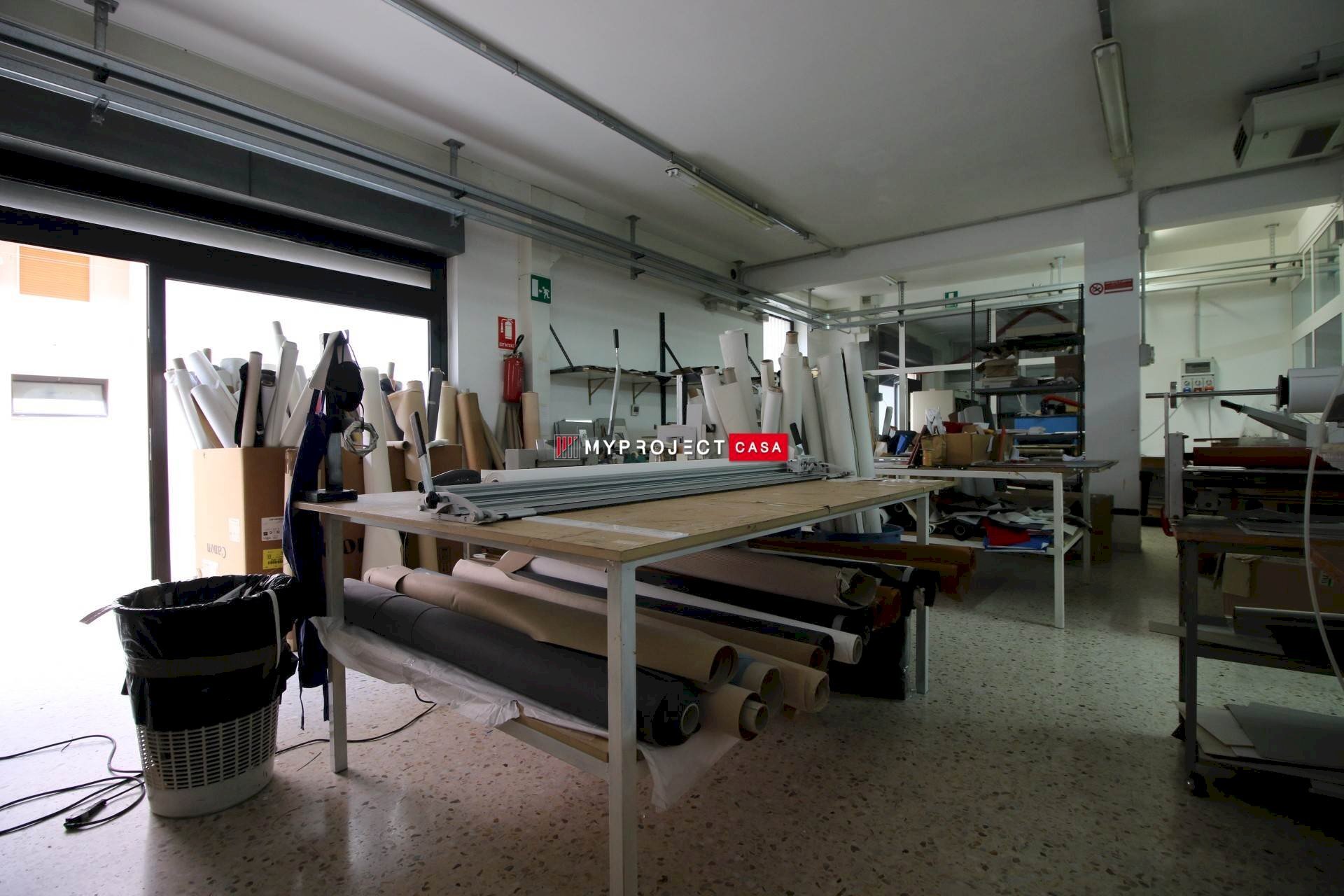 Shop Via Madonna Piccola, Martina Franca - photo 3