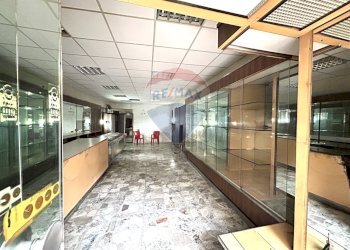 Locale Commerciale Via Aniello Falcone, Napoli (zona Vomero) - foto 7