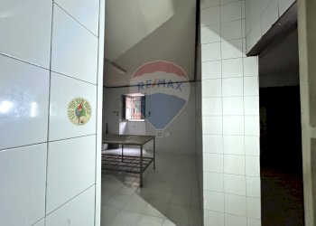 Locale Commerciale Via Aniello Falcone, Napoli (zona Vomero) - foto 21