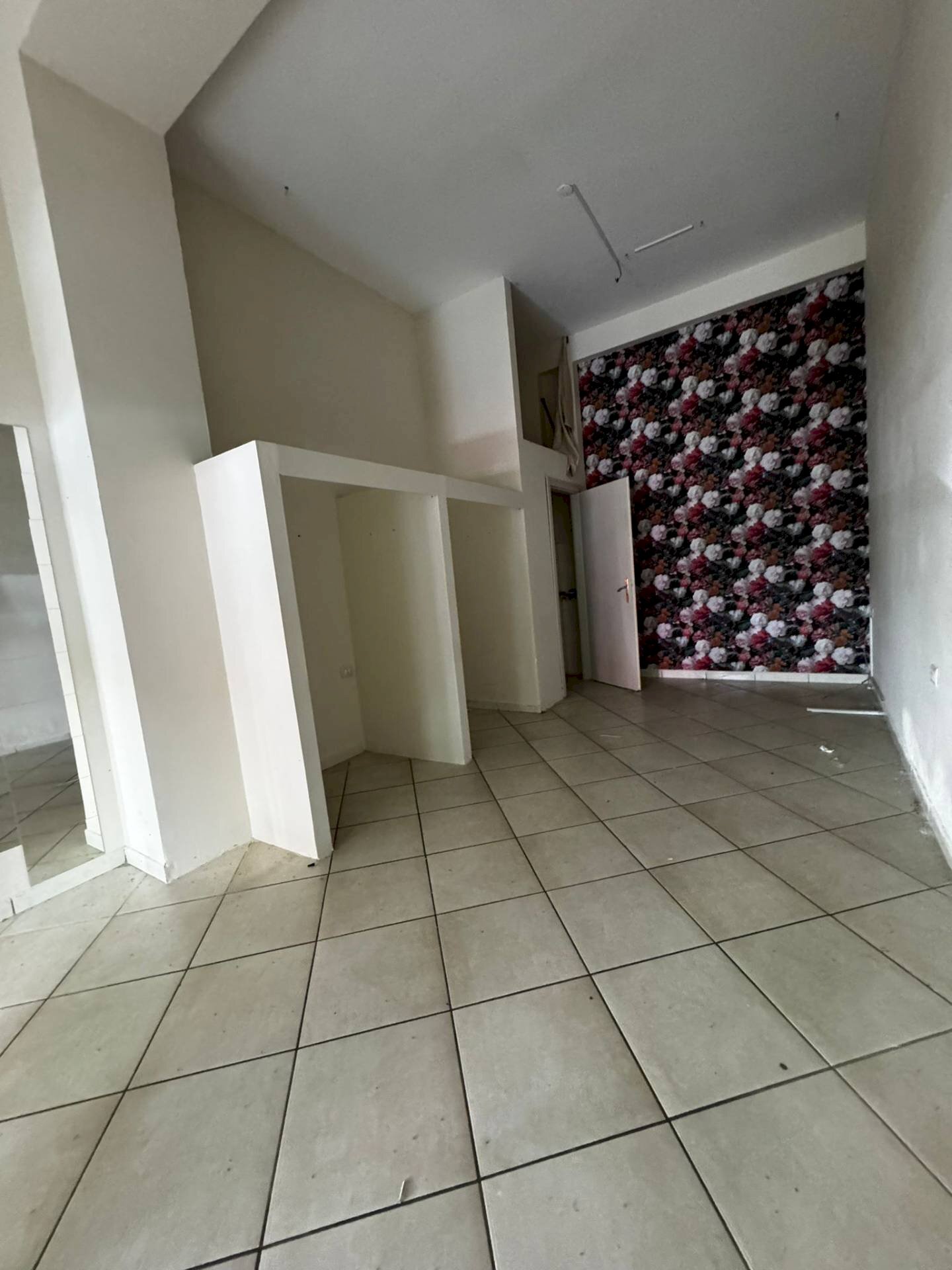 Commercial Premises Via sabato robertelli, Salerno - photo 3