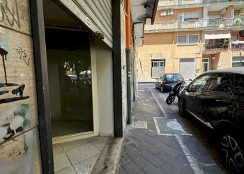 Locale Commerciale via sabato robertelli, Salerno - foto 1