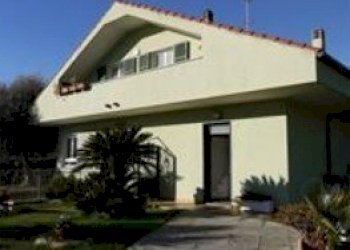 2.jpg - Three-room apartment at auction Via Bulasce 23, Loano - photo 1