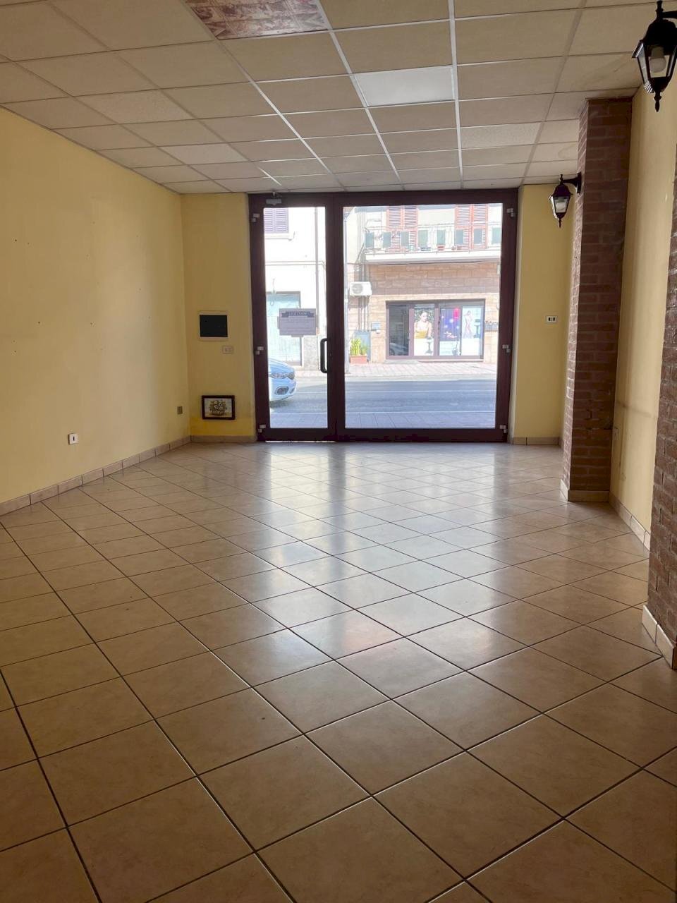 WhatsApp Image 2024-09-05 at 10.50.48 (5).jpeg - Locale Commerciale San Benedetto del Tronto - foto 1