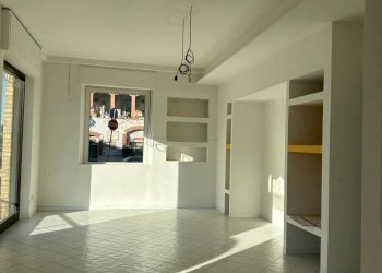 WhatsApp Image 2026-01-12 at 10.21.46.jpeg - Locale Commerciale Colli del Tronto - foto 1