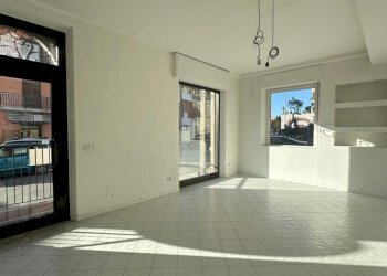 WhatsApp Image 2026-01-12 at 10.21.47 (3).jpeg - Locale Commerciale Colli del Tronto - foto 17