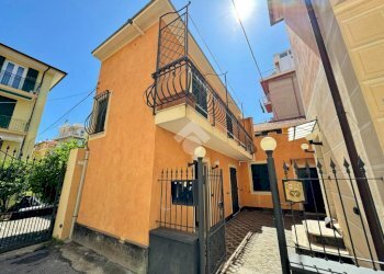 Casa semi indipendente Via Alessandro Manzoni, Alassio - foto 2