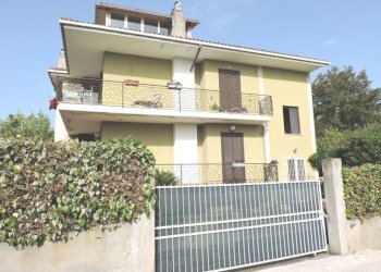 Villa Bifamiliare Sessa Aurunca - foto 1