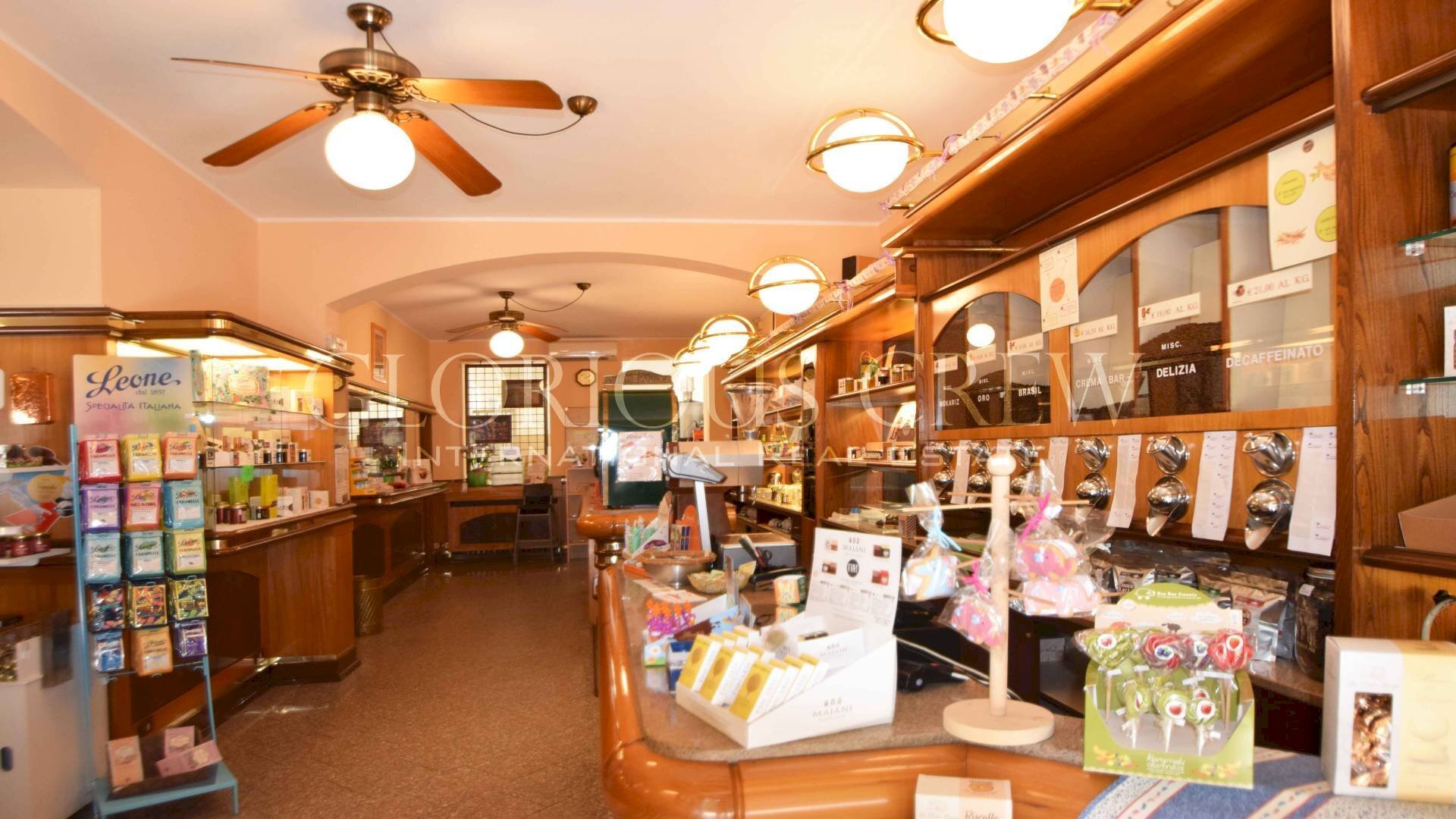 Negozio V. Francesco Cusani, Carate Brianza - foto 2