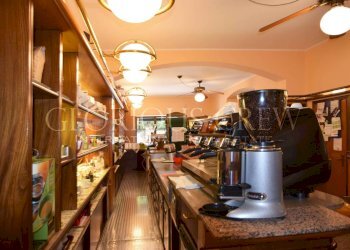 Negozio V. Francesco Cusani, Carate Brianza - foto 3