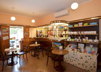 Negozio V. Francesco Cusani, Carate Brianza - foto 8