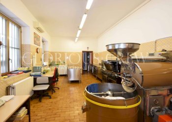 Negozio V. Francesco Cusani, Carate Brianza - foto 11