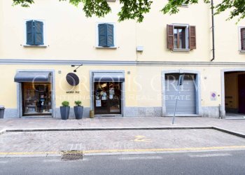 Negozio V. Francesco Cusani, Carate Brianza - foto 14