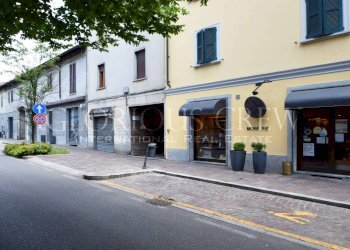 Negozio V. Francesco Cusani, Carate Brianza - foto 15