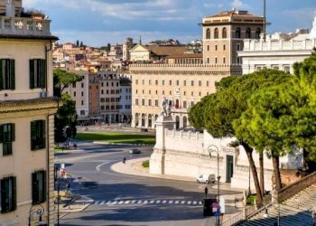 dintorni - Ufficio piazza di San Silvestro, 4, Roma (zona Centro Storico) - foto 1
