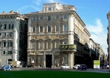 dintorni - Ufficio piazza di San Silvestro, 4, Roma (zona Centro Storico) - foto 13