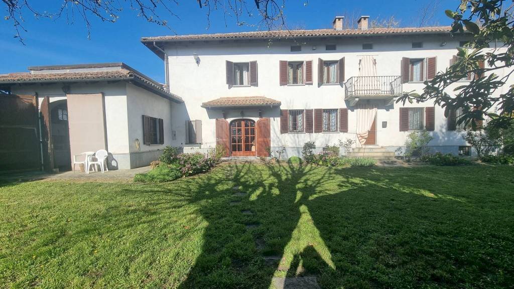Facciata - Rustic via Braglia, Vaglio Serra - photo 1