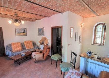 Salone - Rustico via Braglia, Vaglio Serra - foto 9