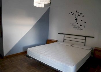 Camera da letto - Bilocale via Cuneo, 36, Bra - foto 6