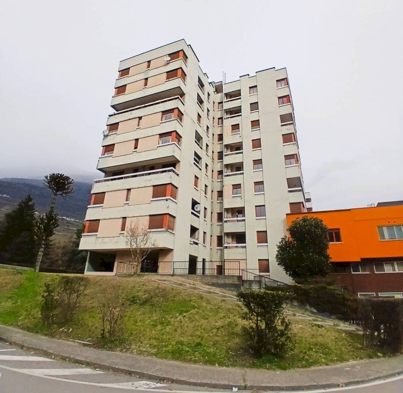 Facciata - Trilocale via Andrea Maffei, 90, Sondrio - foto 2