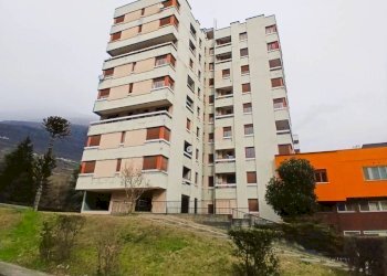 Facciata - Trilocale via Andrea Maffei, 90, Sondrio - foto 2