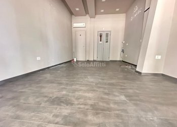 IMG-20240612-WA0015.jpg - Locale Commerciale Corso Pietro Giannone 166, Caserta - foto 1