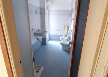 bagno (2).jpg - Apartment Via Diano Calderina, Imperia - photo 21