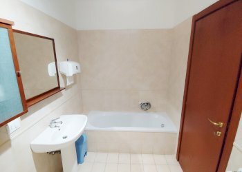 12.jpg - Ufficio Fiano Romano - foto 10