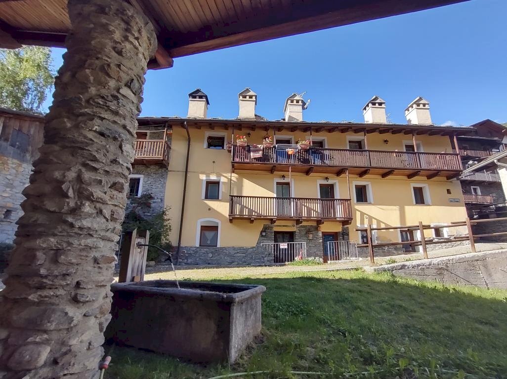 Two-room apartment Via dei Mulini, Etroubles - photo 1