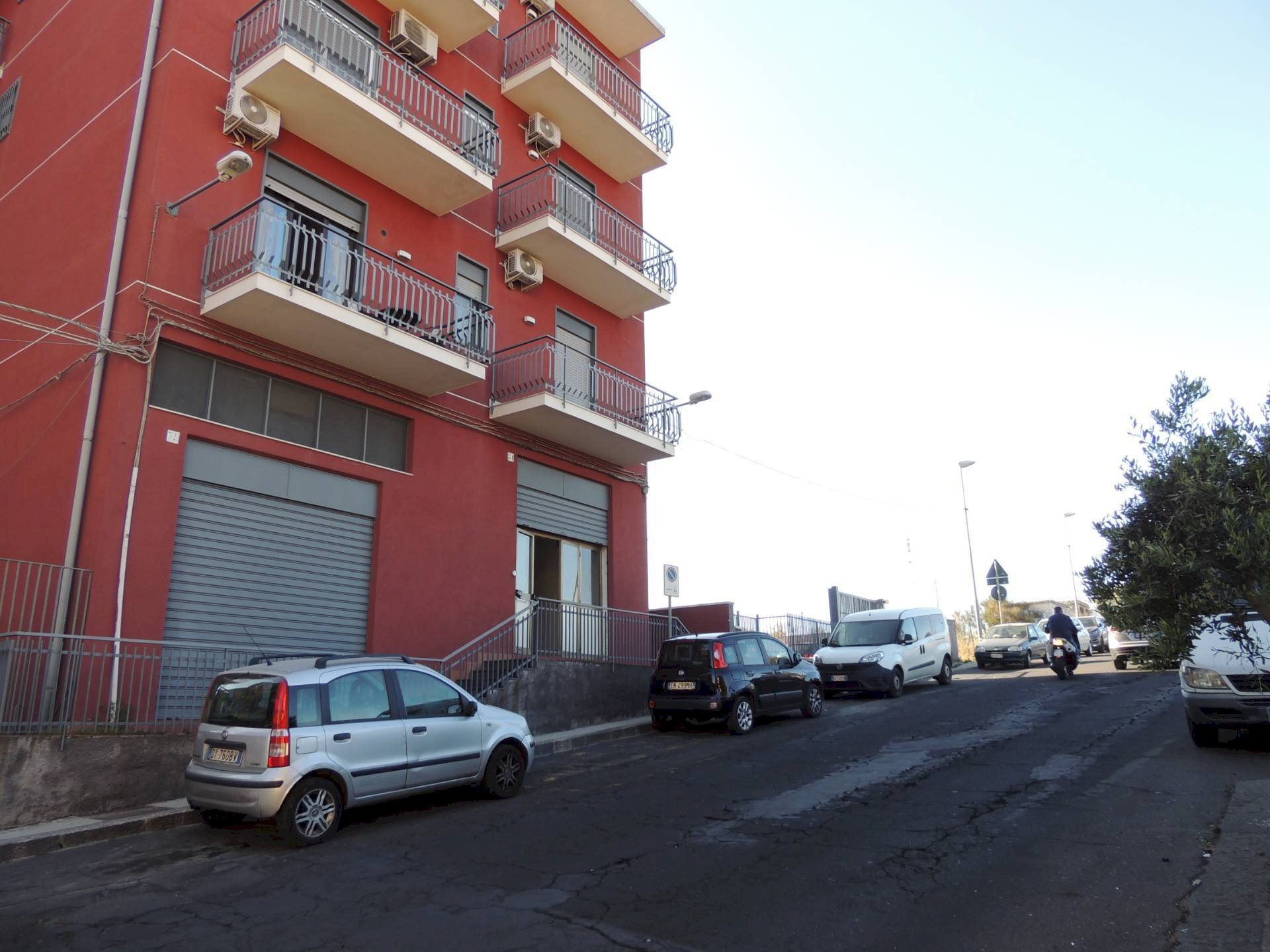 Locale Commerciale via etna, Misterbianco - foto 1