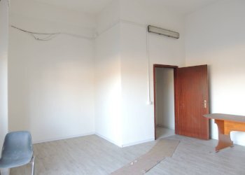 Locale Commerciale via etna, Misterbianco - foto 4