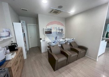 Negozio VIA CAVOUR, Varese - foto 2