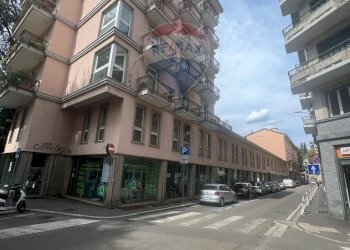 Negozio VIA CAVOUR, Varese - foto 8