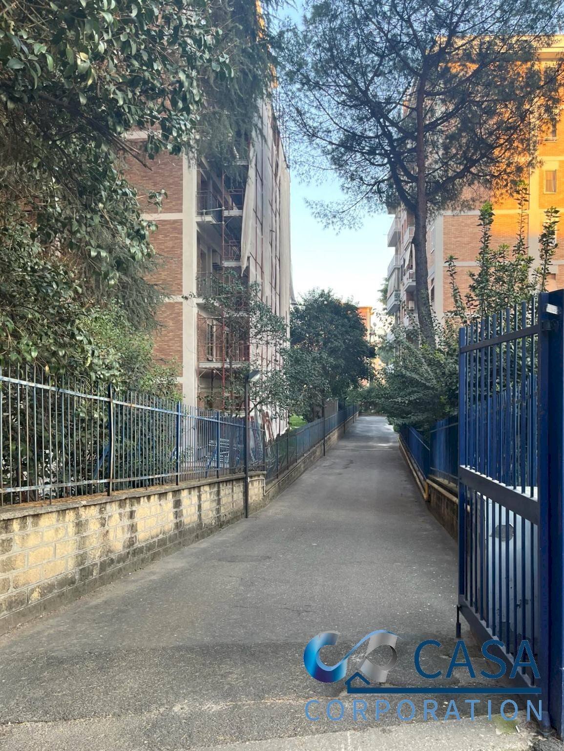 Three-room apartment Via Filippo Serafini, Roma (neighborhood Don Bosco) - photo 2