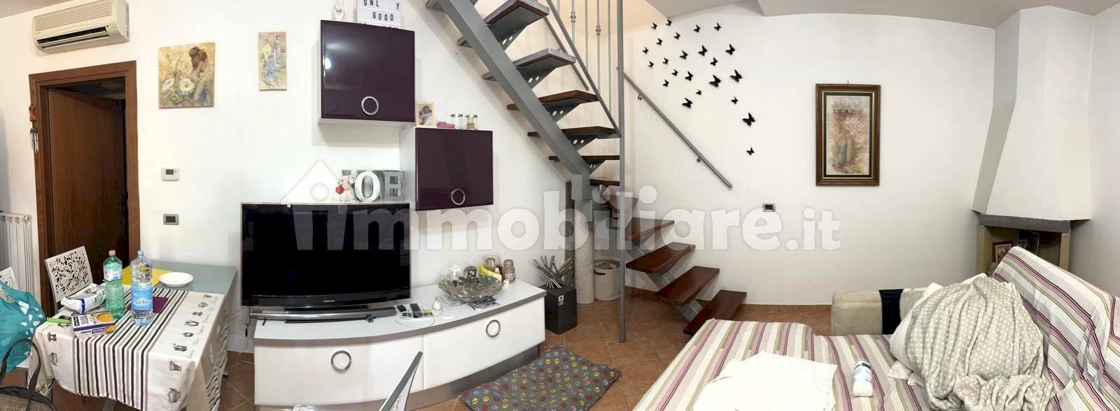 Villa a Schiera VIA BENVENUTO CELLINI, Rignano Flaminio - foto 1