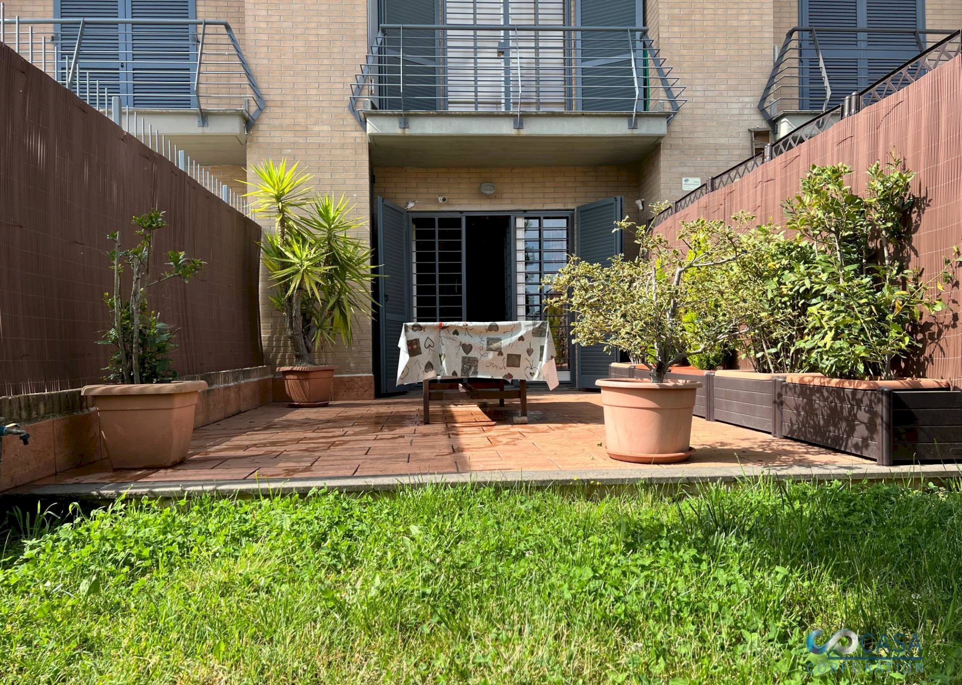 Terraced Villa Via Montecompatri, Roma - photo 1