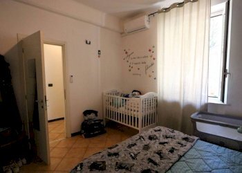 Camera da letto - Bilocale Genova (zona Bolzaneto) - foto 20