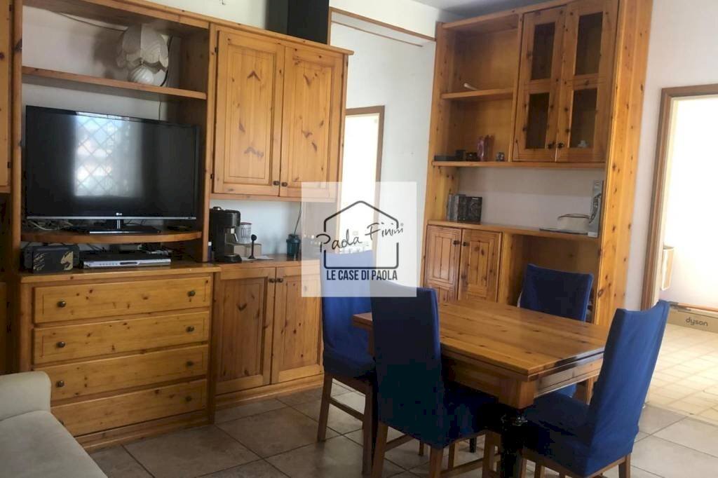 Sala da pranzo - Three-room apartment via Bolzano, Ardea - photo 1